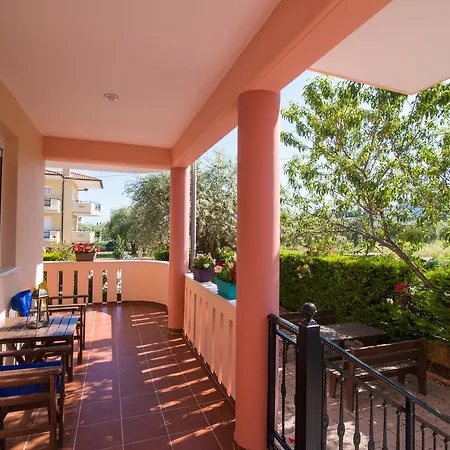 Mouses Thassos לימנאס